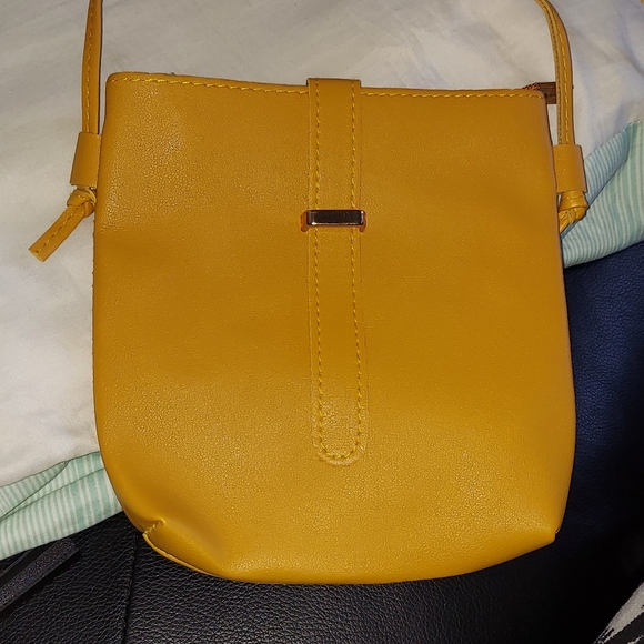 Purses - Picture 10 of 11